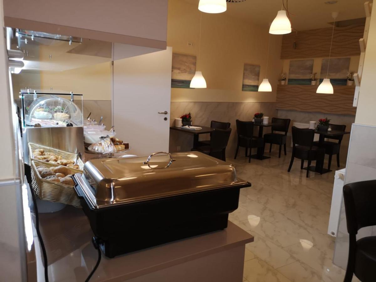 Ch-Hotel Luka Budget Vienne Extérieur photo