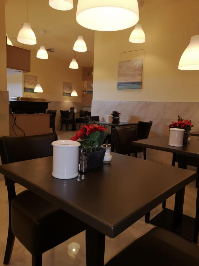 Ch-Hotel Luka Budget Vienne Extérieur photo