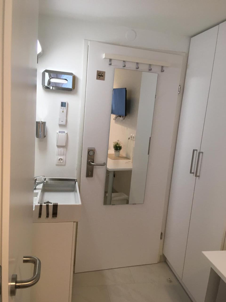 Ch-Hotel Luka Budget Vienne Extérieur photo